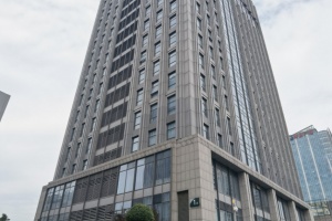 杨高中路9号线中新传媒大厦188平精装修办公室出租