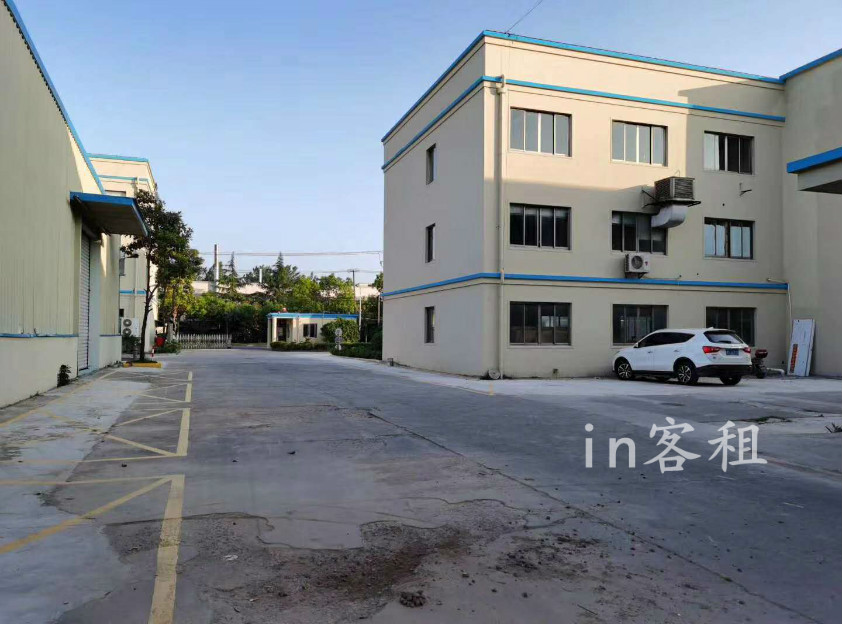 佘山8700平厂房仓库出租，面积可分割，产证齐全可办公，交通便利